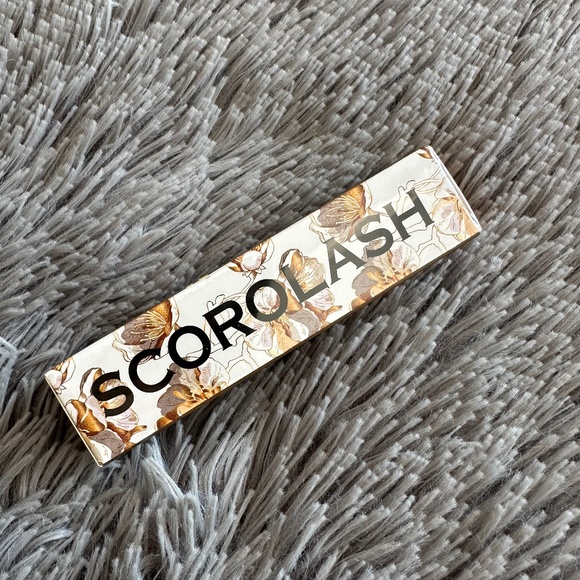 Scorolash Eyelash Volumizing Growth Serum - Picture 1 of 2